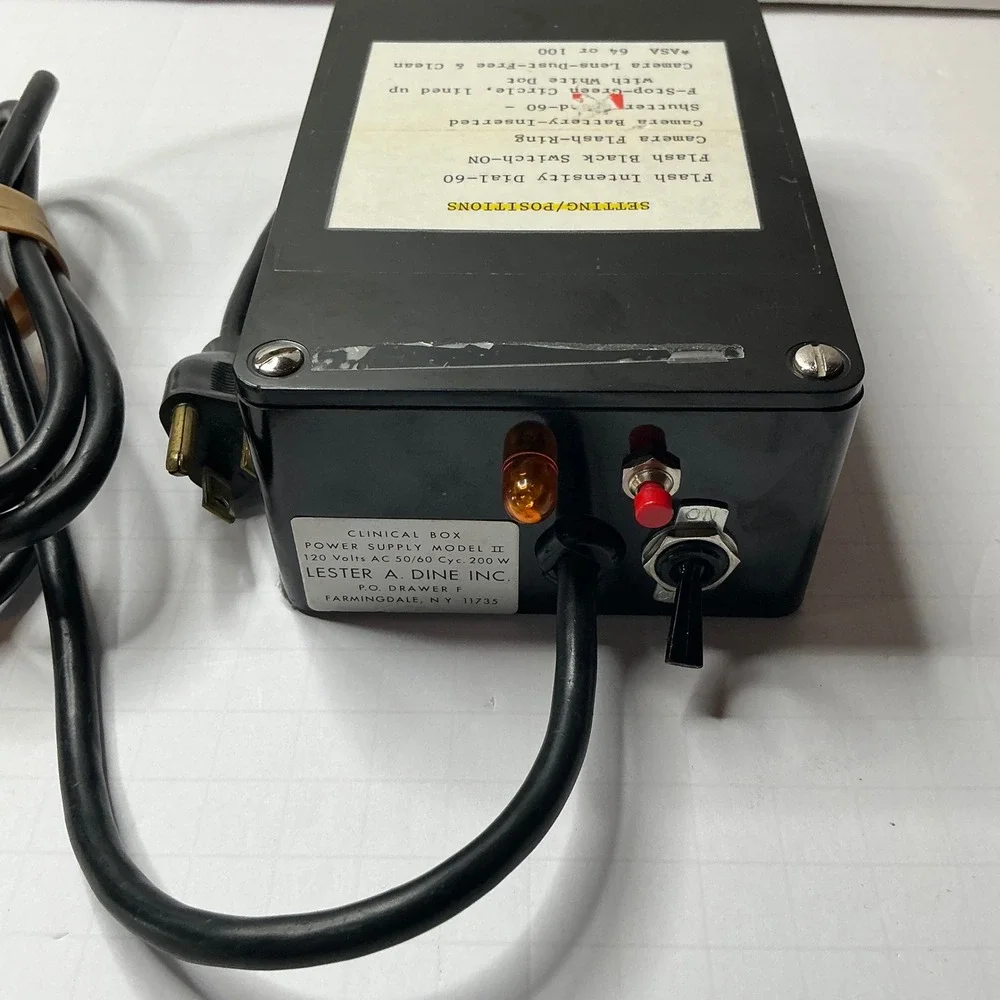 Lester A Dine Inc Clinical Box Power Supply‎ Model III 120 Volt Flash Unit